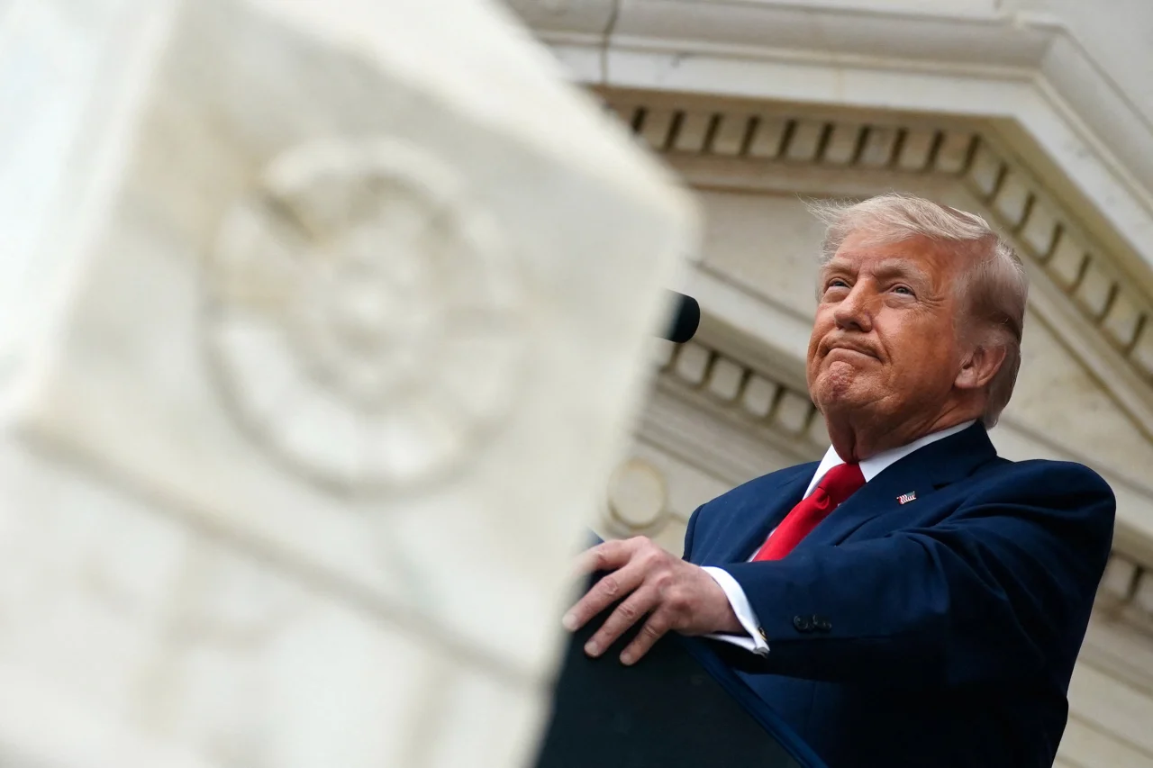 Трамп готовит расходы как минимум в $900 млн на строительство и модернизацию Белого дома