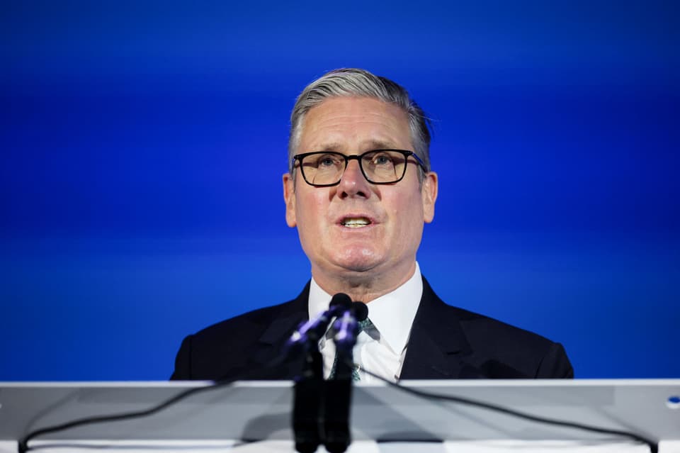 Internet cu buletinul: premierul britanic le-a dat companiilor tech trei luni pentru a introduce controlul de vârstă, sub pretextul protecției copiilor