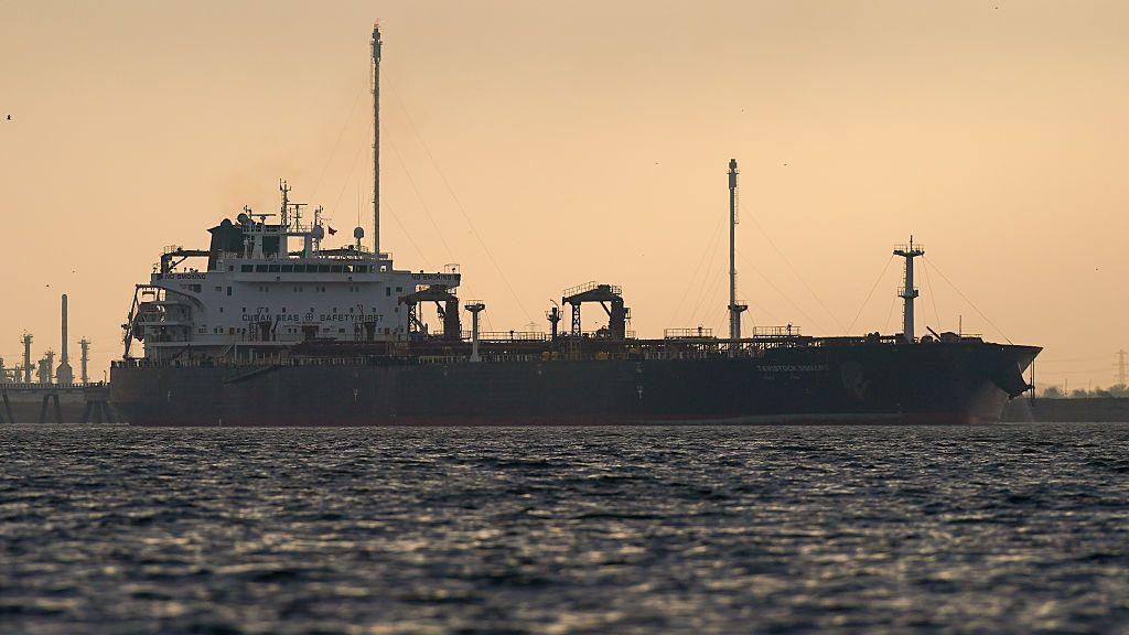 FT: Proprietarii de nave nu se grăbesc să revină în Strâmtoarea Ormuz nici după un posibil acord SUA-Iran