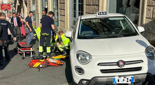 Un taxi fără șofer a lovit la Roma o moldoveancă: aceasta se află în stare gravă