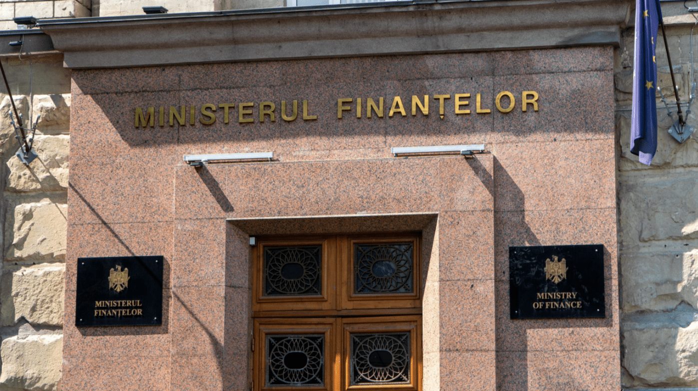 După valul de critici, Ministerul Finanțelor face un PAS înapoi: renunță la schimbarea impozitării salariilor