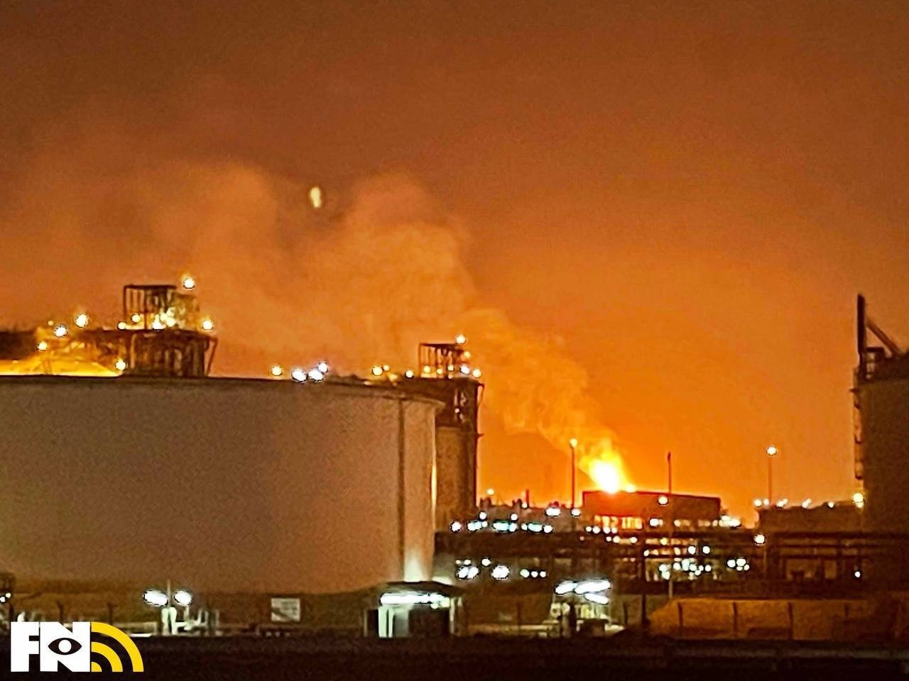 Explozie la cel mai mare centru de gaze naturale lichefiate din lume: 54 de răniți și 18 persoane dispărute
