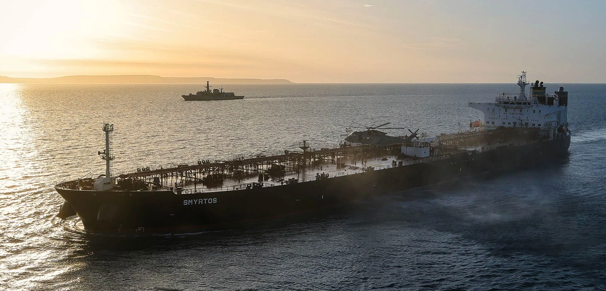 (VIDEO) Marea Britanie a interceptat pentru prima dată un petrolier rusesc din „flota fantomă”