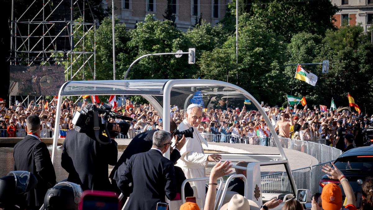 Peste 1,2 milioane de oameni au participat la slujba oficiată de Papa Leon, duminică, în centrul Madridului