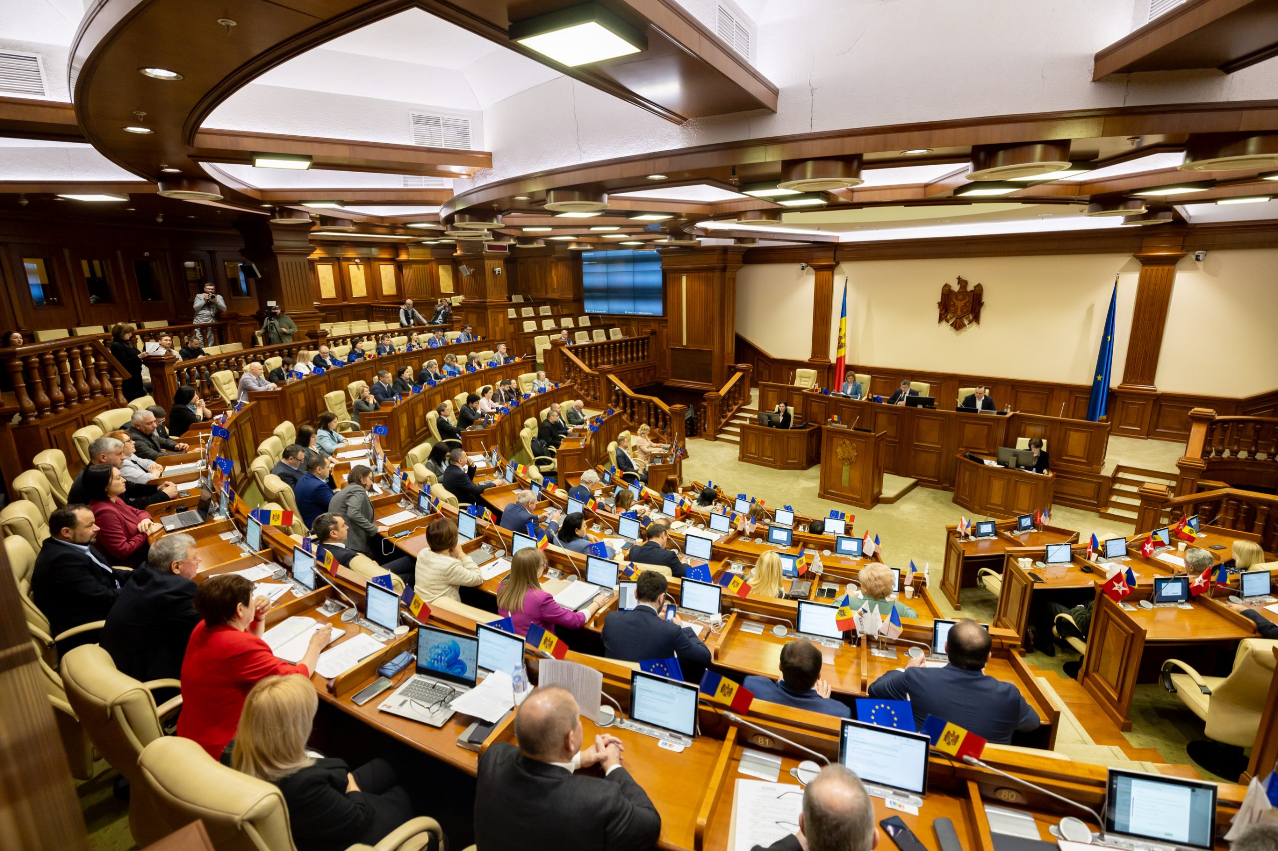 Parlamentul a votat: Noi reguli privind protecția datelor personale în anchetele penale