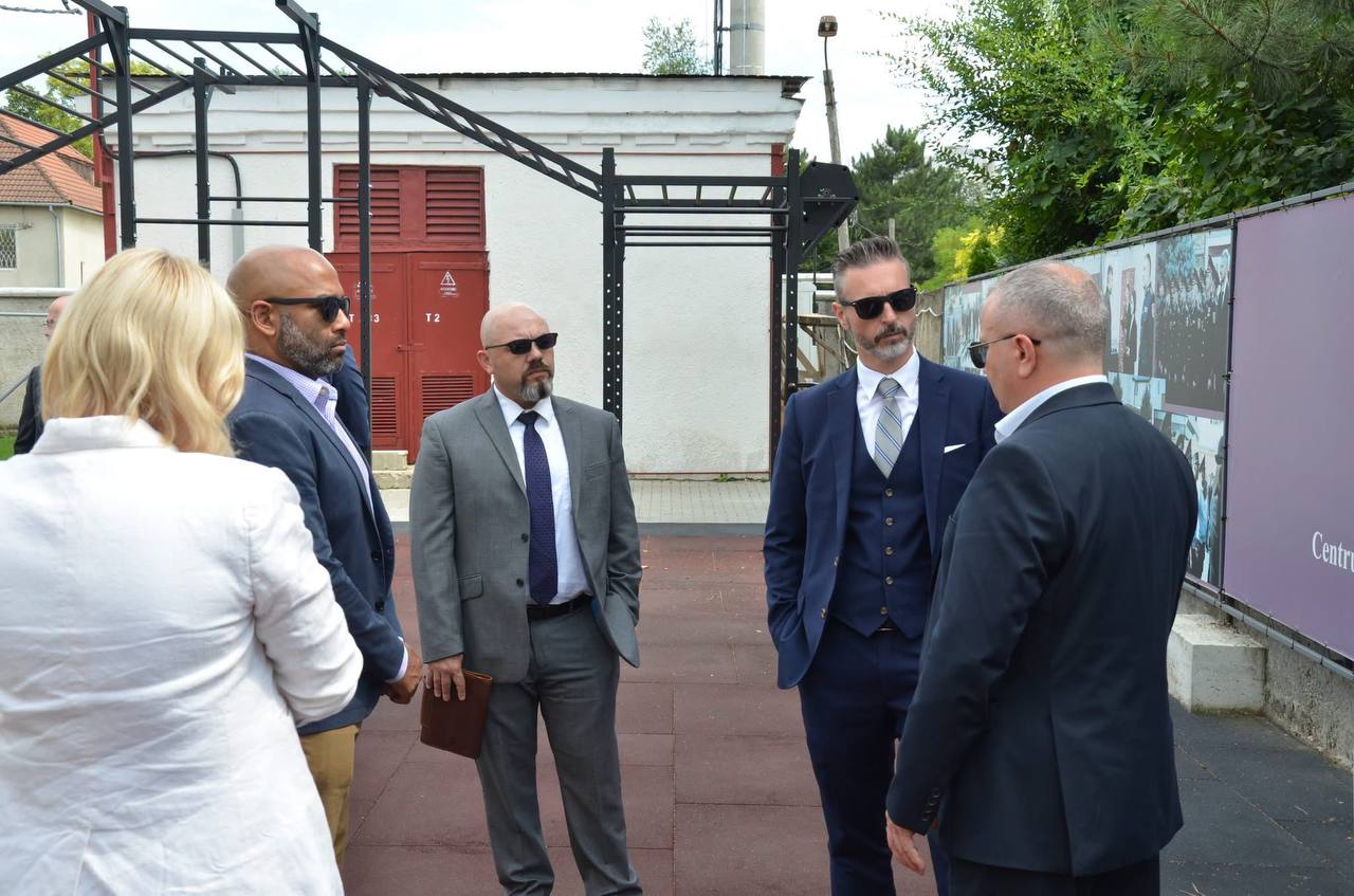 Mișcări discrete la Chișinău: FBI are întrevederi cu SPPS și instruiește ofițerii CNA