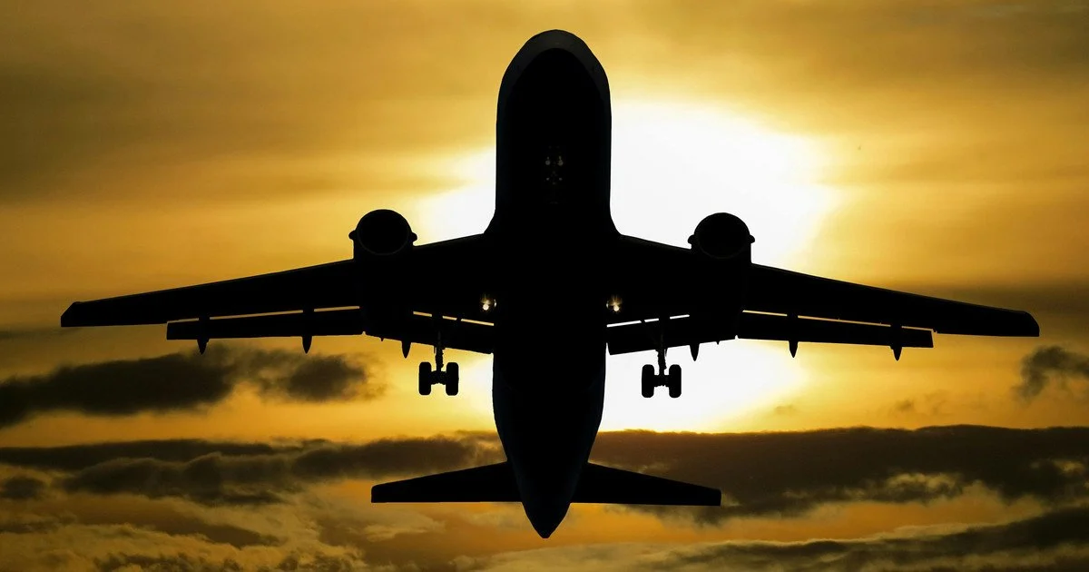 Semnal de alarmă pentru Europa: rezervele de combustibil pentru aviație sunt suficiente pentru mai puțin de o lună
