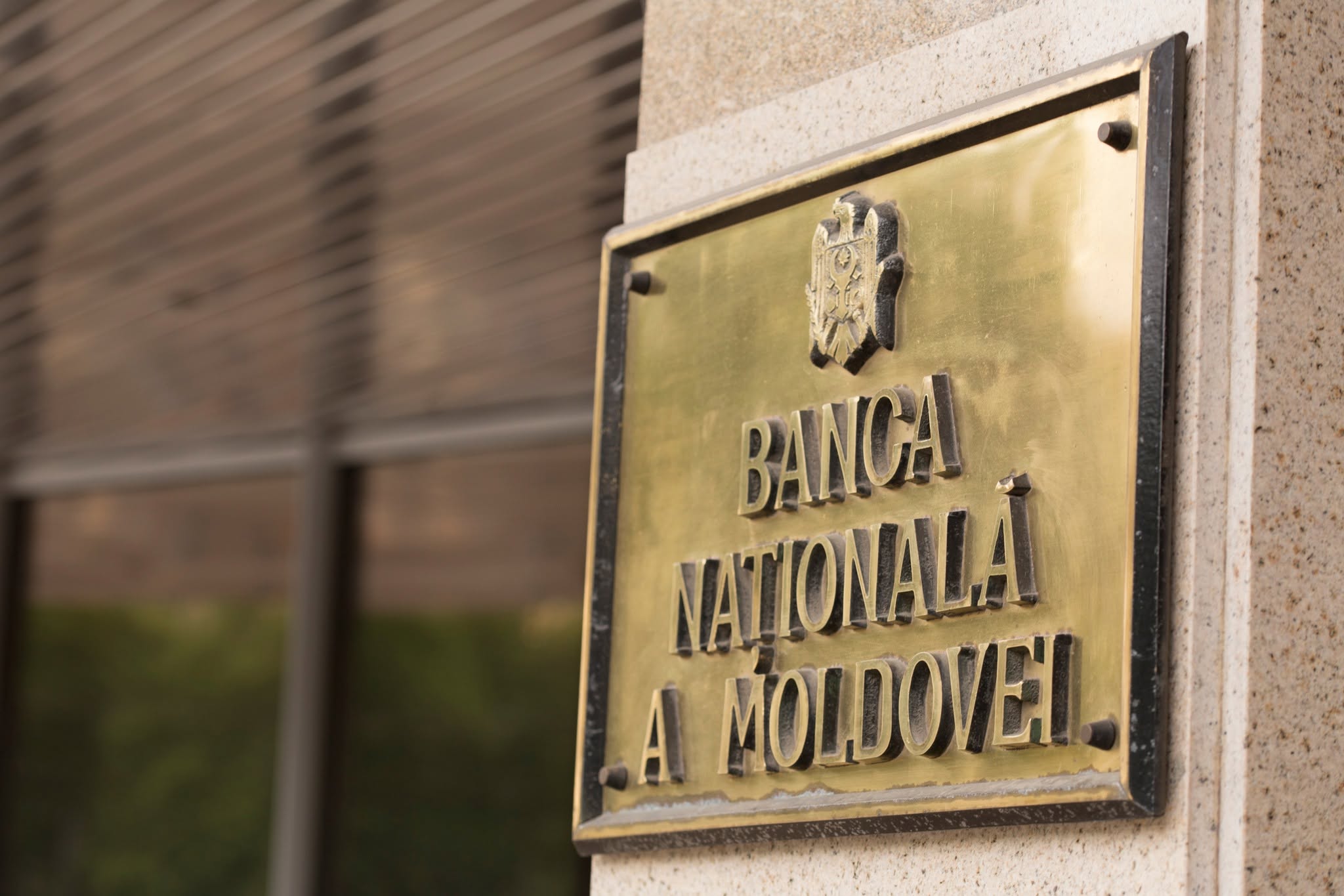 BNM se declară victima unei campanii după scandalul salariilor și achizițiilor controversate