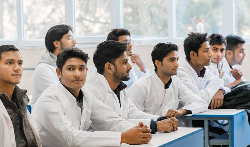 După vizita lui Perciun în India, Moldova deschide ușile pentru studenții indieni. Ceban arată cămine ocupate de străini