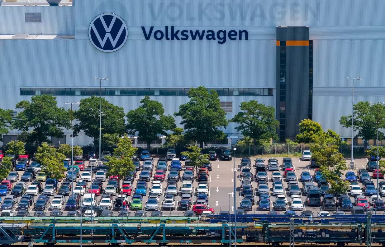 Volkswagen ar putea renunța la Jetta, Porsche Taycan și Škoda Fabia pentru a evita închiderea uzinelor