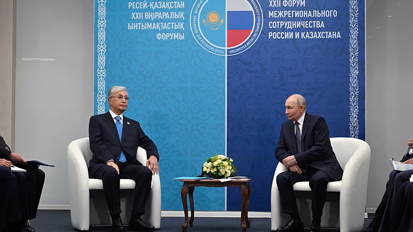 Tokayev i-a transmis lui Putin că războiul din Ucraina trebuie înghețat: „Este timpul să revenim la Formula Istanbul 2.0”