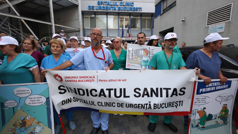 „Vor să ne ia banii”: Cadrele medicale din România au declanșat o grevă generală împotriva noii legi a salarizării