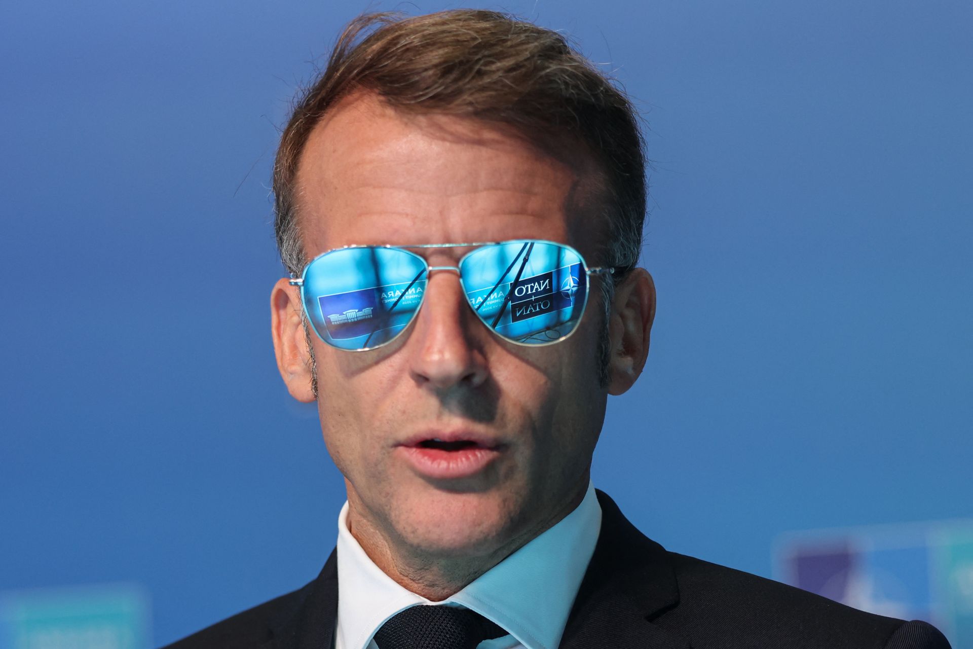 Macron: Franţa este pregătită să apere libertatea şi statul de drept, „cu preţul sângelui, dacă va fi nevoie”