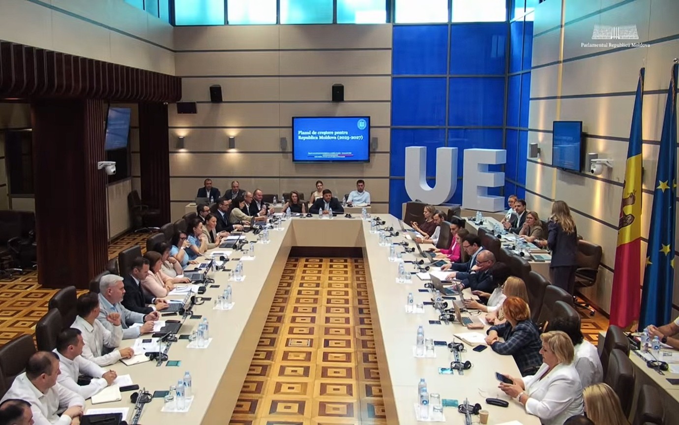 Suma care a ridicat sprâncene la Parlament: 100 de milioane de euro pentru comunicare și societatea civilă