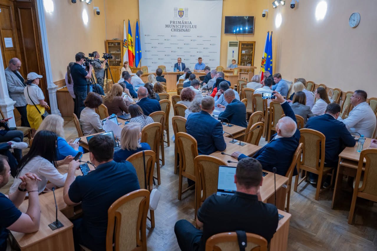După doi ani de bugete provizorii, Chișinăul are în sfârșit un buget aprobat. PAS s-a abținut