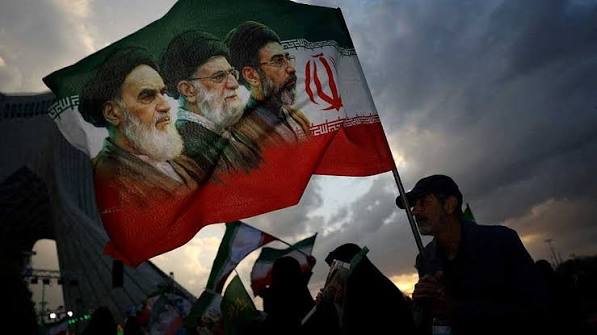Iranul amenință cu un „răspuns zdrobitor” la atacurile americane