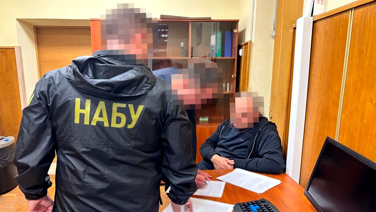 Бывшего чиновника МИД Украины подозревают в хищении и отмывании почти $1,3 млн пожертвований