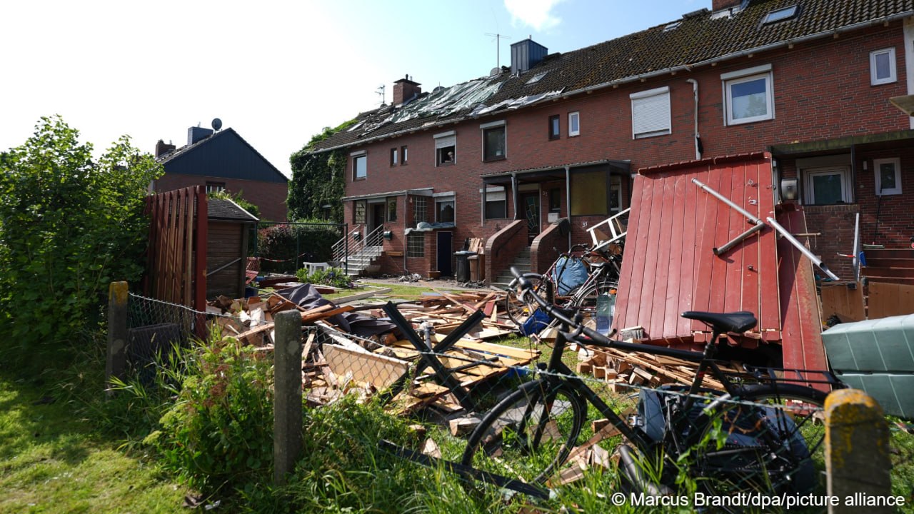 Tornadă în Germania: 50 de clădiri avariate și trafic blocat pe A7