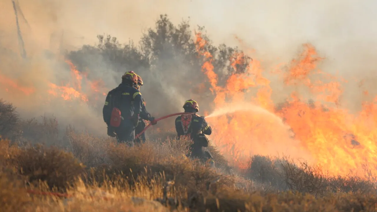 Primarul unui oraș de lângă Atena a fost arestat fiind considerat responsabil pentru incendiile devastatoare de pădure