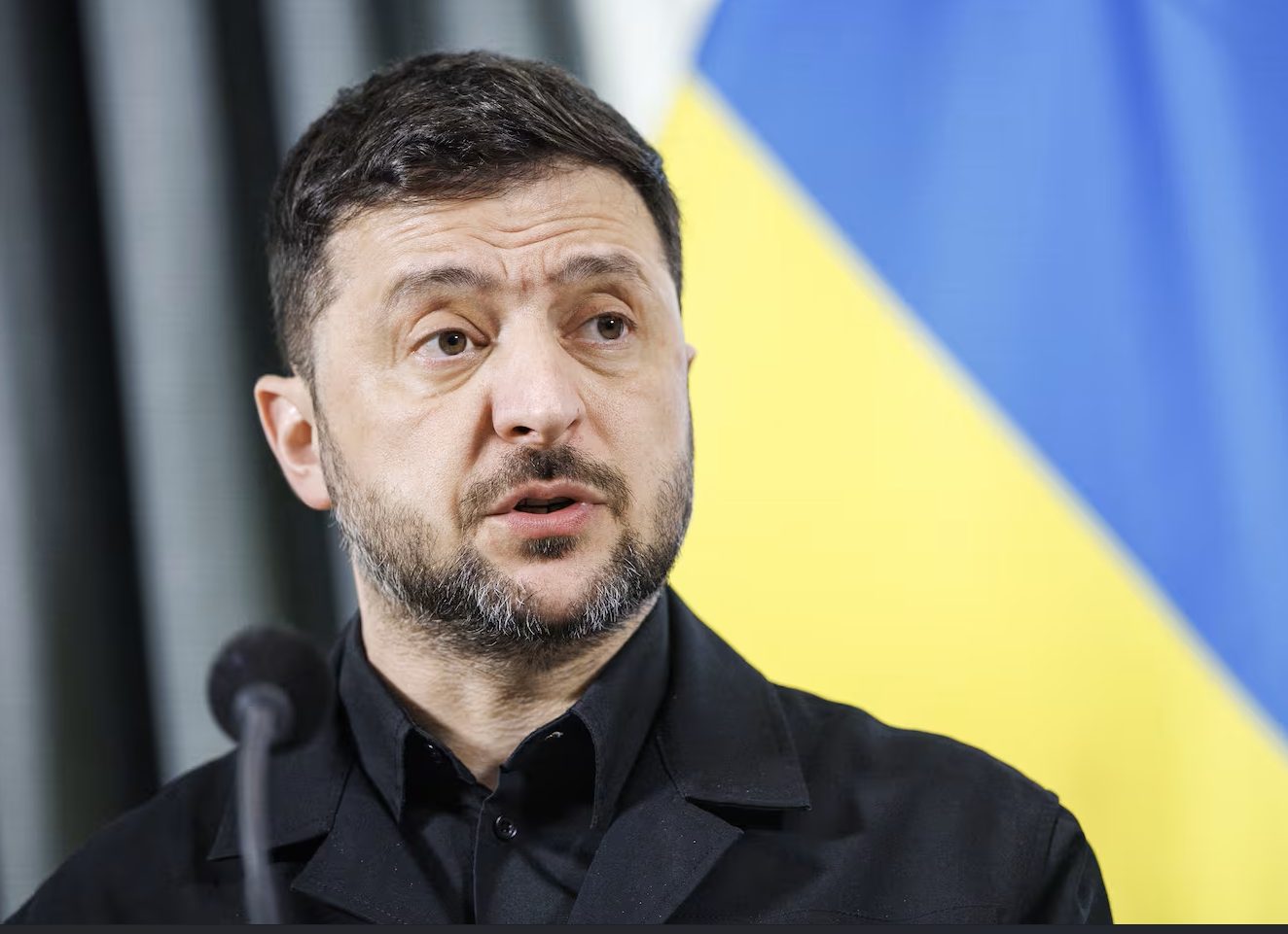 Зеленский: Выборы во время войны могут «разрушить» Украину