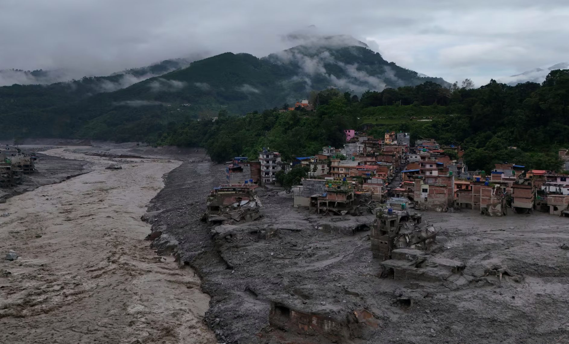 Peste 160 de morți și aproape 1.500 de dispăruți după inundațiile devastatoare din Nepal și Tibet