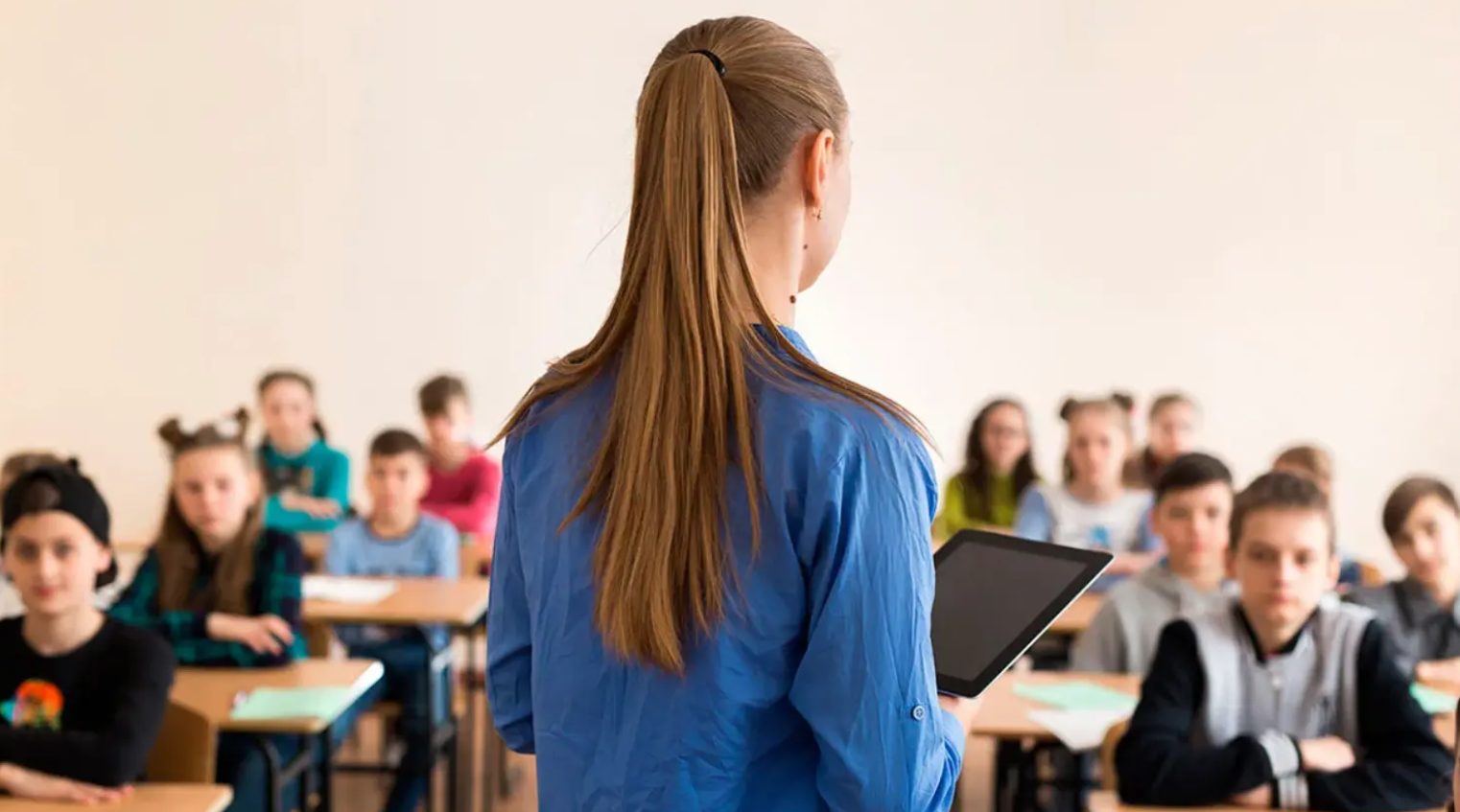 În Ucraina, salariile cadrelor didactice vor crește cu încă 20% de la 1 septembrie