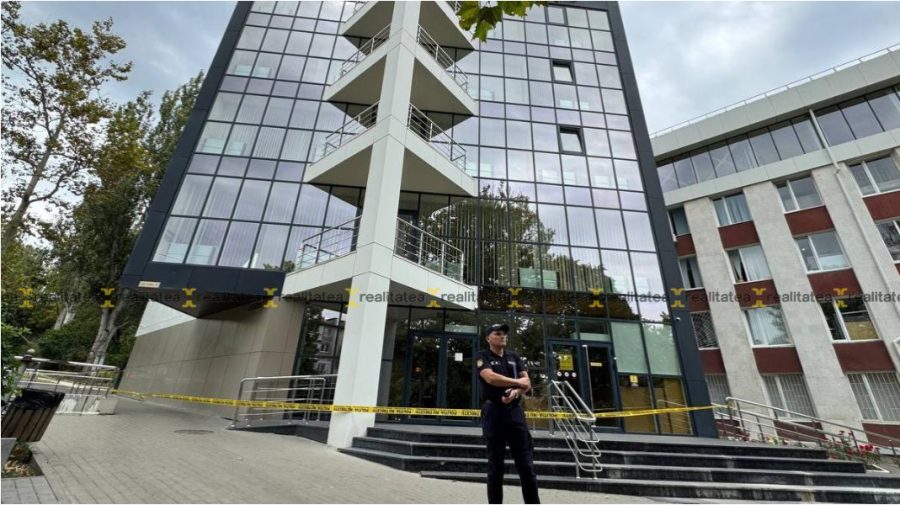 Alerta cu bombă de la Curtea de Apel Chișinău: Obiecte suspecte, găsite lângă un tomberon
