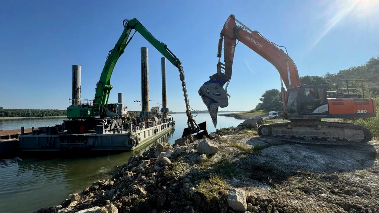 A început scufundarea primei barje în Dunăre, pentru creșterea debitului spre Centrala Nucleară de la Cernavodă