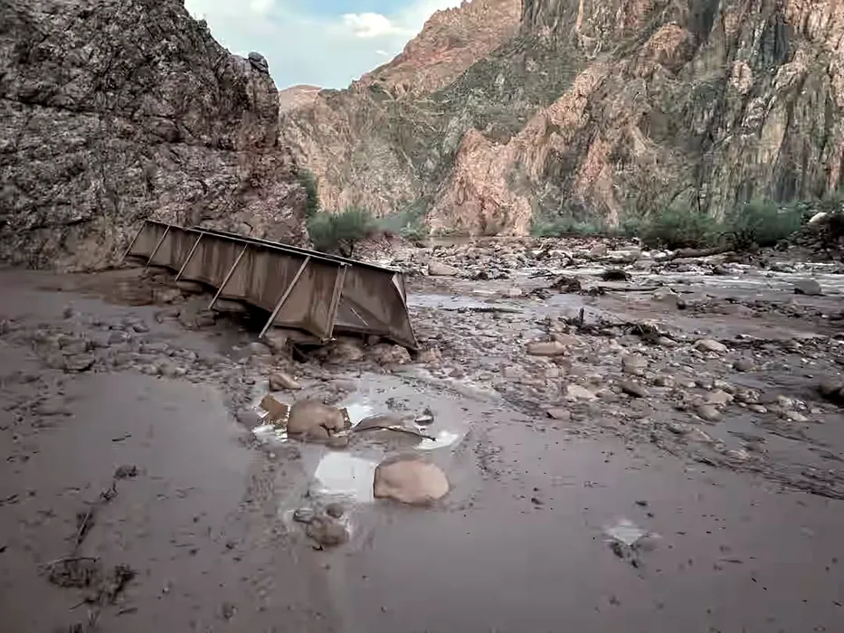 Viitură devastatoare în Grand Canyon: mai mult de 20 de persoane sunt date dispărute