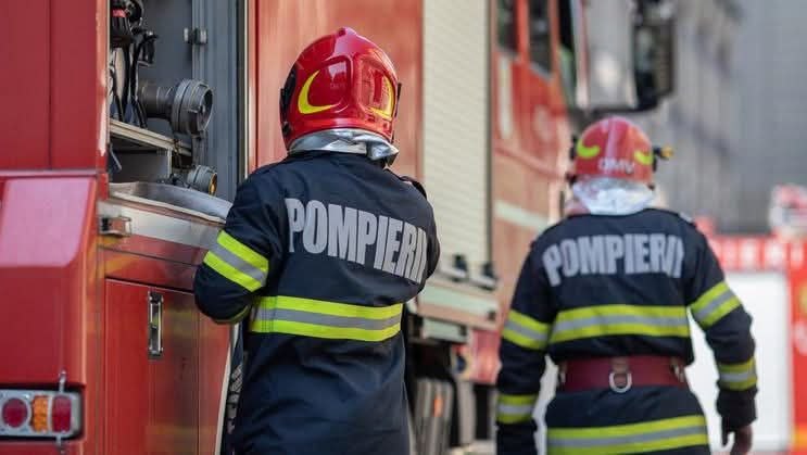Срочная мобилизация в столице: 6 пожарных расчетов вели тяжелую борьбу с пламенем на бульваре Траян