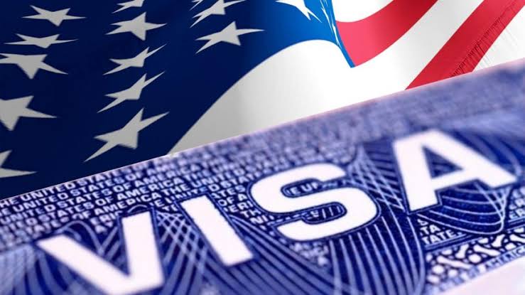 США готовят крупнейшую массовую отмену виз: под угрозой до 200 тысяч B1/B2