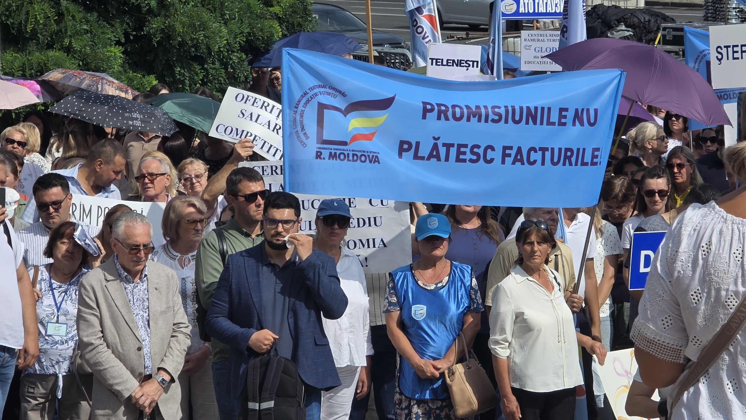 Европейский профсоюз поддержал протест учителей Молдовы и призвал власти выполнить обещания по зарплатам