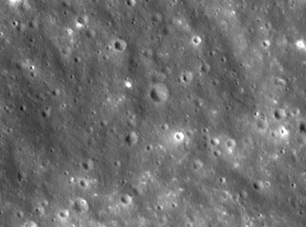 NASA опубликовало снимки кратера, оставшегося после падения ракеты SpaceX на Луну