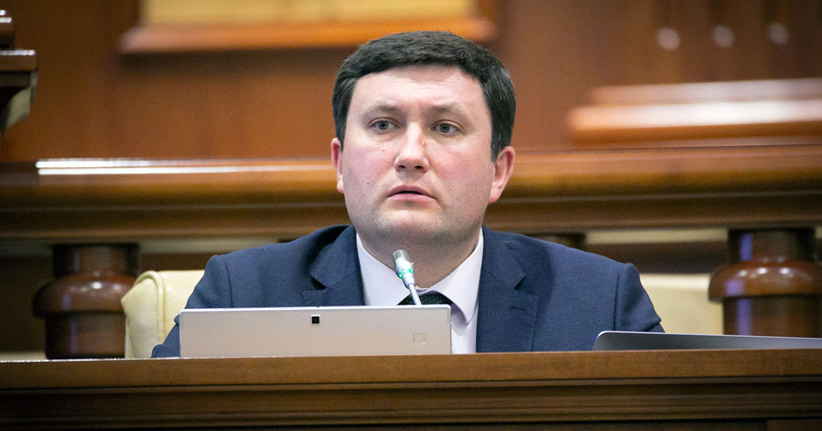 Odnostalco: „Pe sandvișuri și plăcinte, Parlamentul și Guvernul cheltuiesc mult mai mult decât 15 milioane de lei”