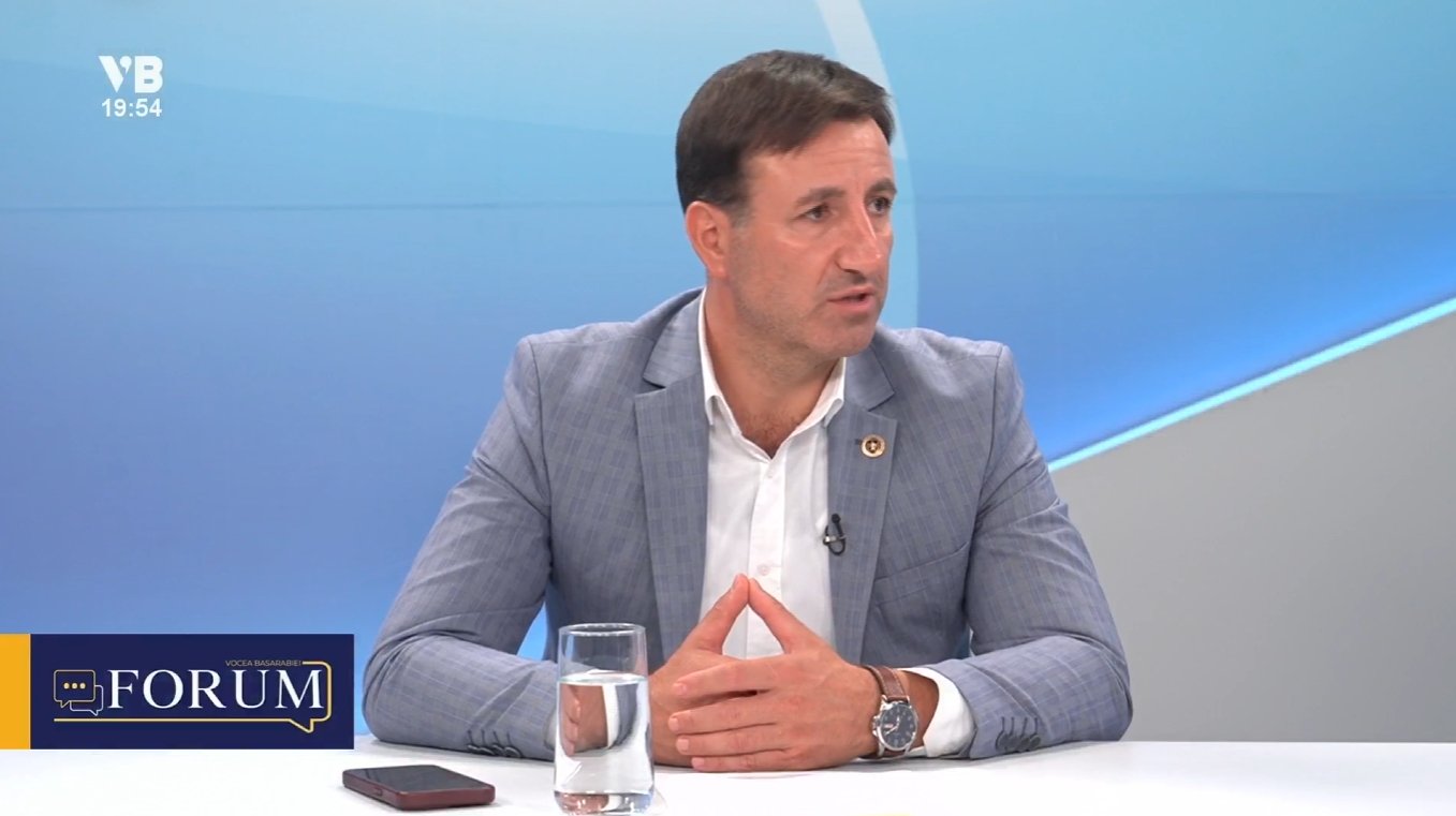 Чернэуцяну: «Плацинду» нужно делить поровну. Мы не сыты, но и с голоду не умираем