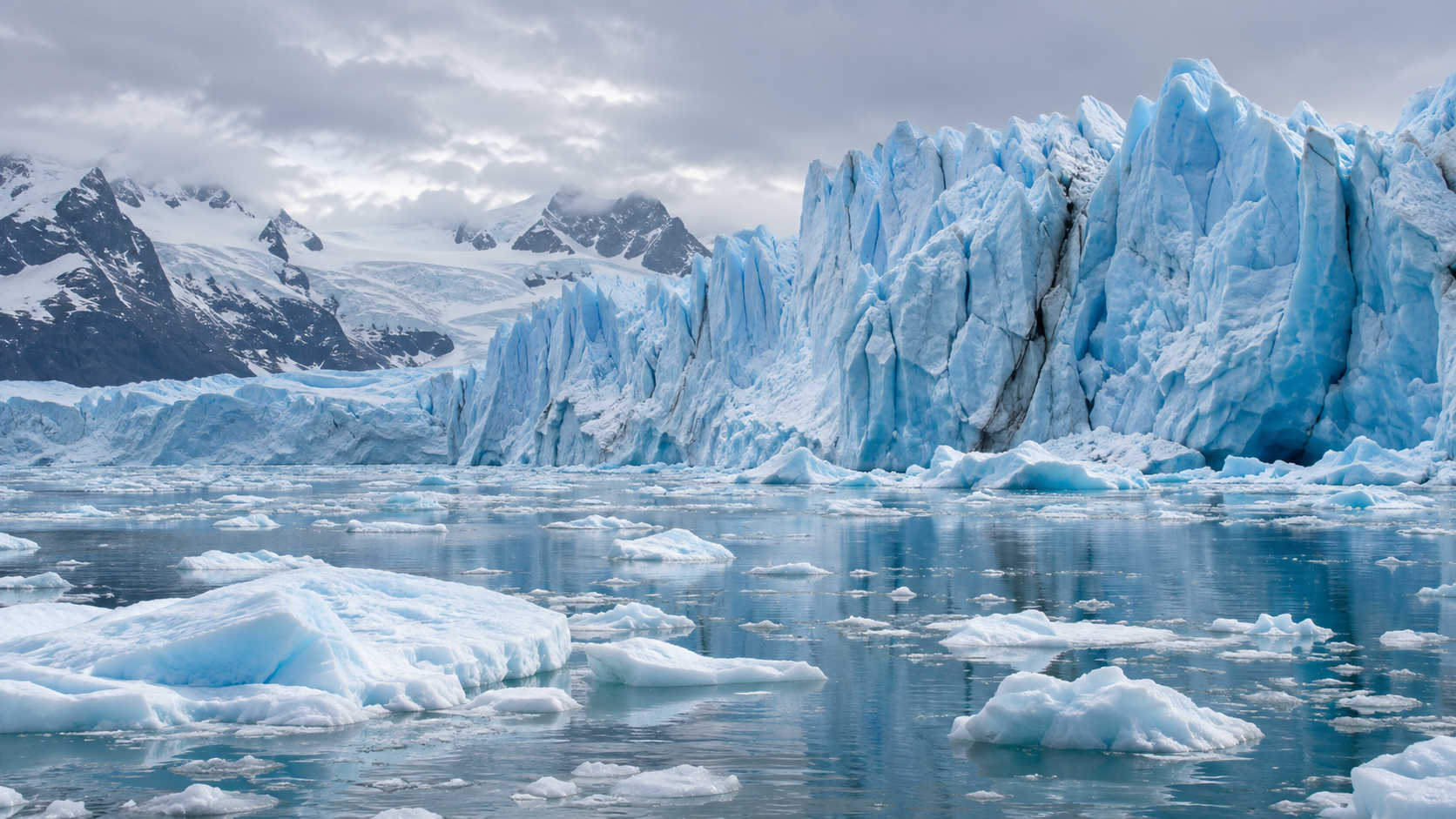 Groenlanda și Antarctica au pierdut 12,5 trilioane de tone de gheață. Nivelul mărilor a crescut cu 3,2 centimetri