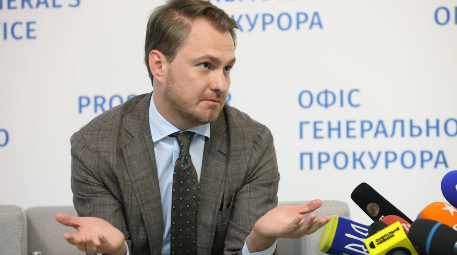 Генпрокурор Украины ночью покинул страну на служебном автомобиле — СМИ