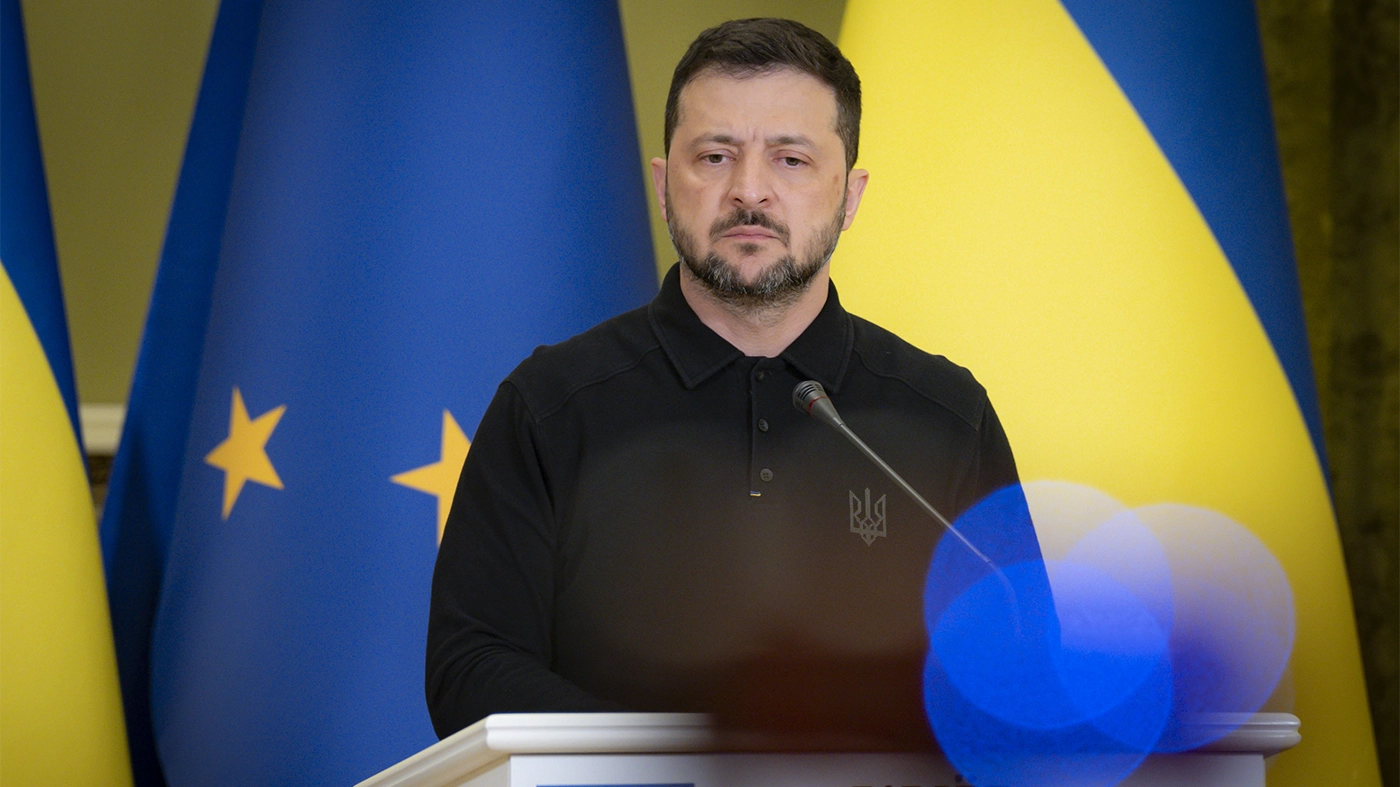 «Российское небо де-факто будет закрываться»: Зеленский предупредил авиакомпании, что дронов над Россией будет все больше