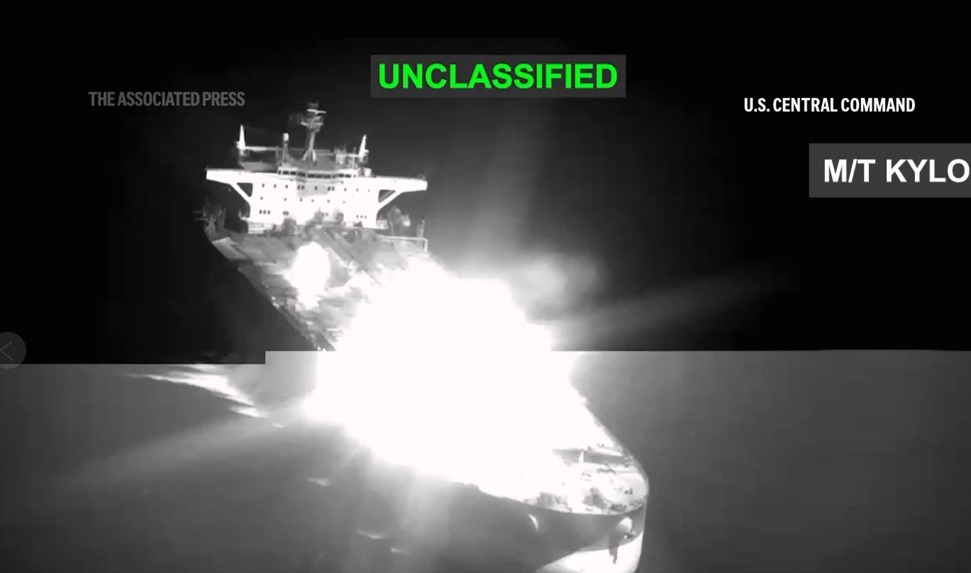 Iranul susține că a lovit o navă americană în Strâmtoarea Hormuz. Conflictul cu SUA escaladează