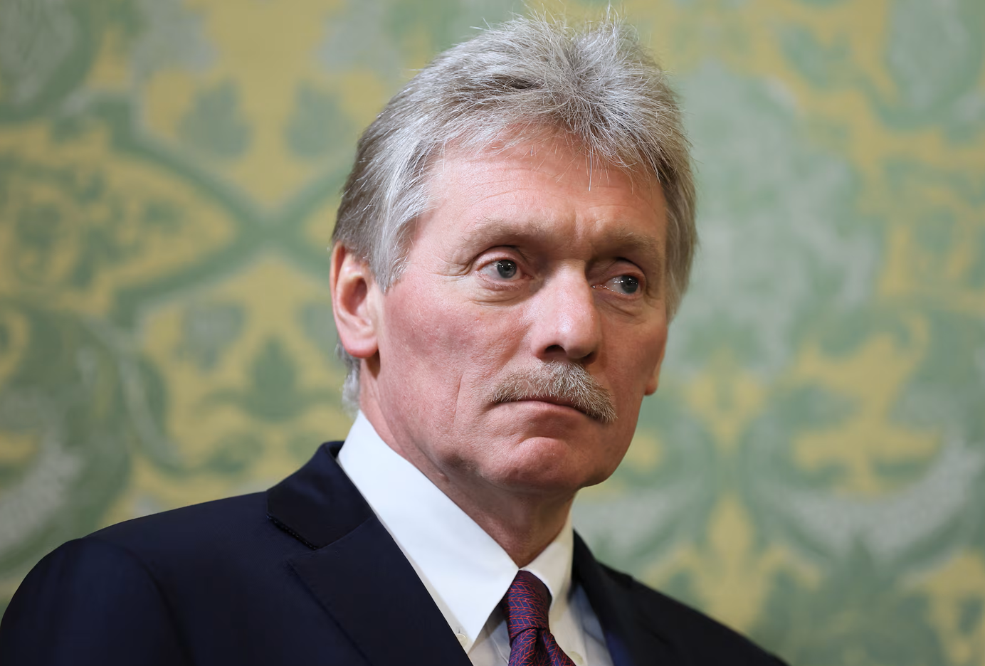 Кремль не исключает трехсторонние переговоры по Украине в октябре