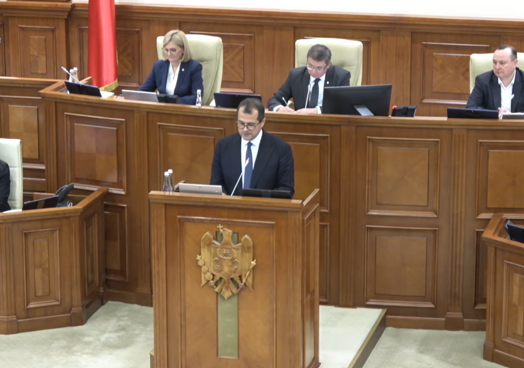 Тофан в парламенте: просит депутатов поддержать введение ЧП в энергетике и гидрологическом секторе