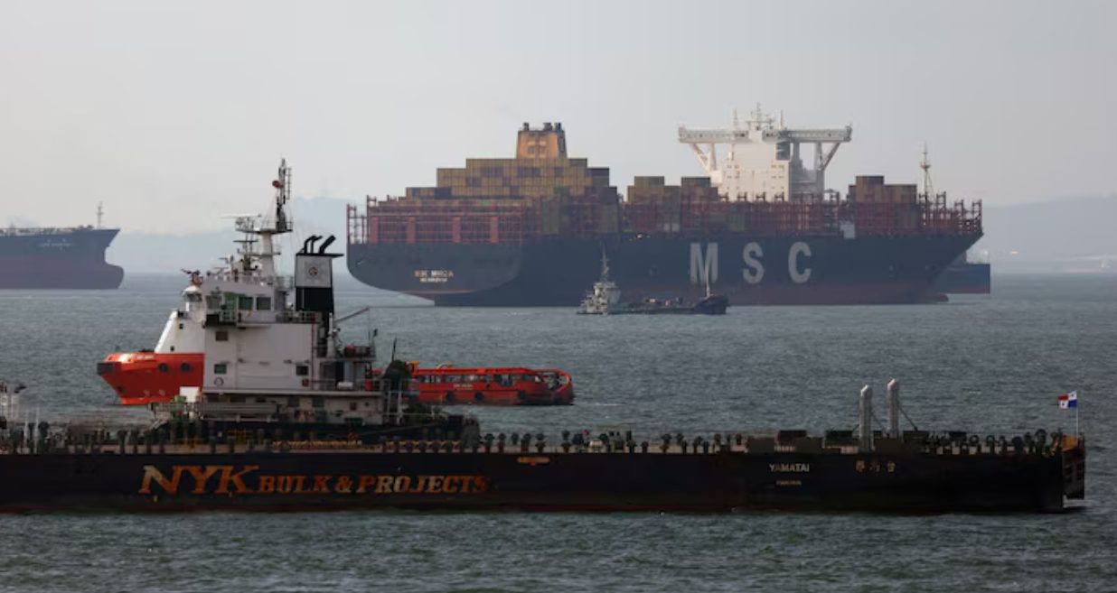 Combustibilul pentru nave, în pragul unui deficit din cauza războaielor: transportul maritim s-ar putea scumpi