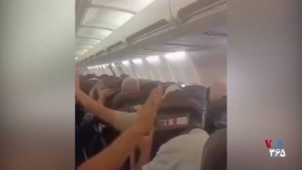 Un avion a început să se dezintegreze imediat după decolare: unui Boeing 737 i s-a desprins o parte din anvelopa trenului de aterizare