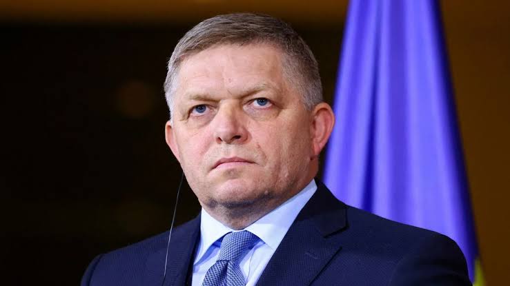 Фицо заявил о попытках втянуть НАТО в прямой конфликт с Россией