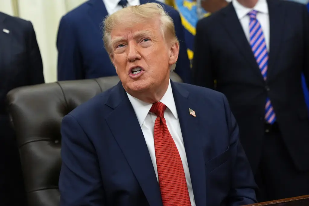 Трамп допустил встречу с президентом Ирана и анонсировал «очень большие события»