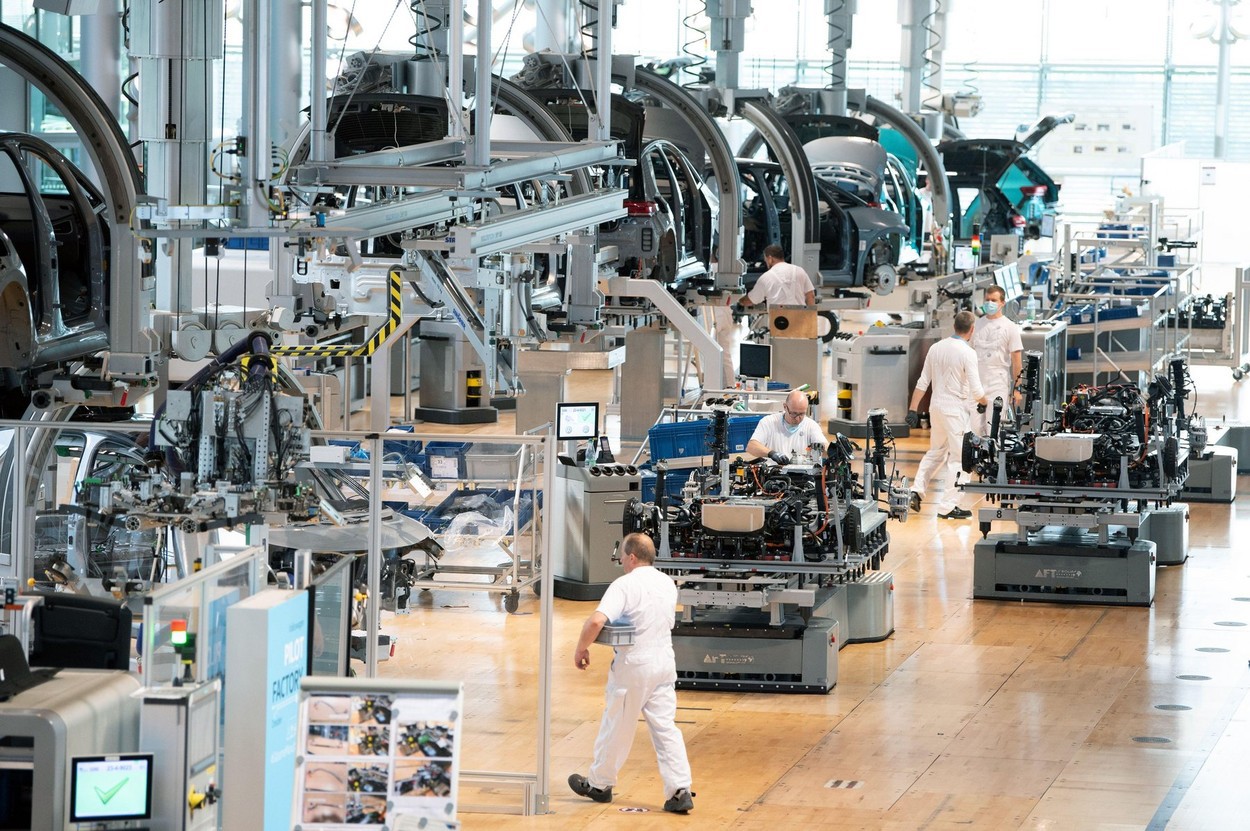 Volkswagen trece la producţia de armament