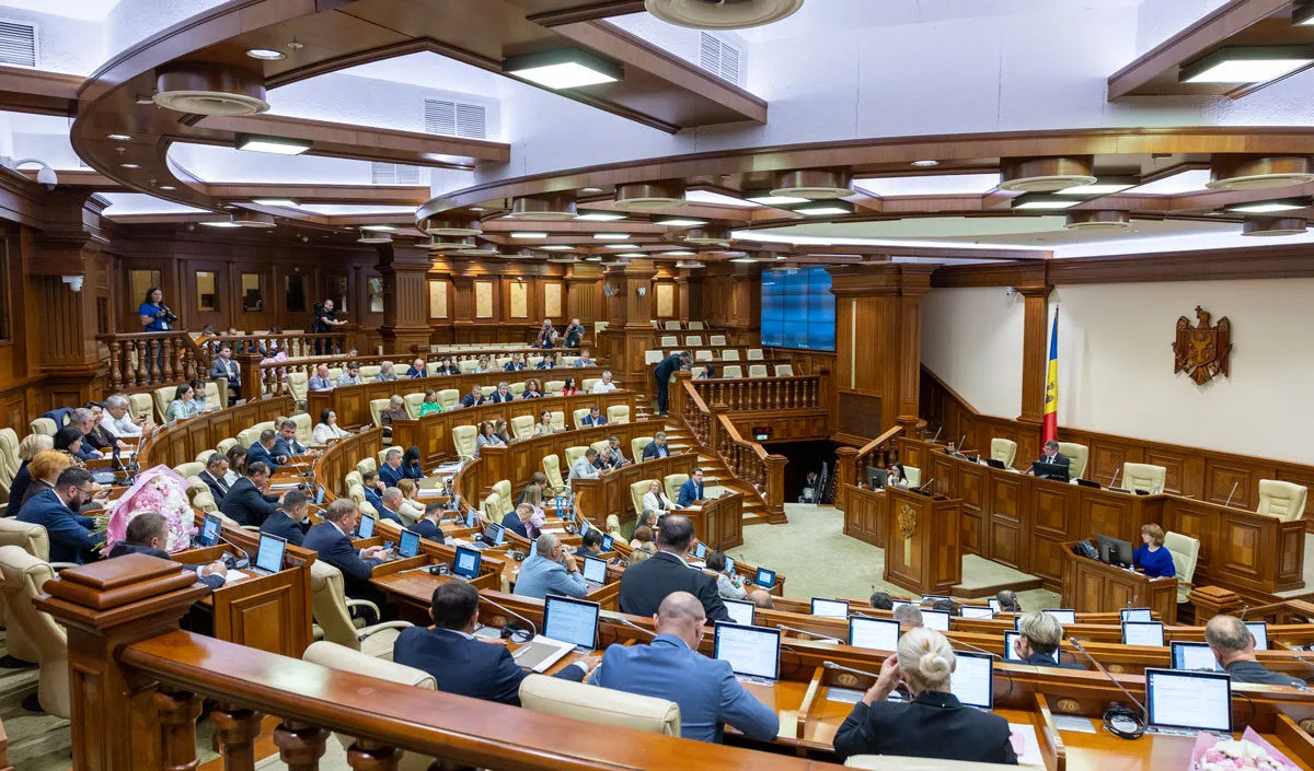 Лицемерие во всей красе. PAS почтил минутой молчания жертву Магдачешт, но заслушать главу МВД по этому делу отказался