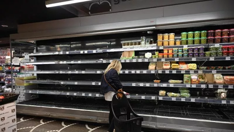 Italia se confruntă cu probleme de aprovizionare. Protestele transportatorilor lasă rafturile unor supermarketuri goale
