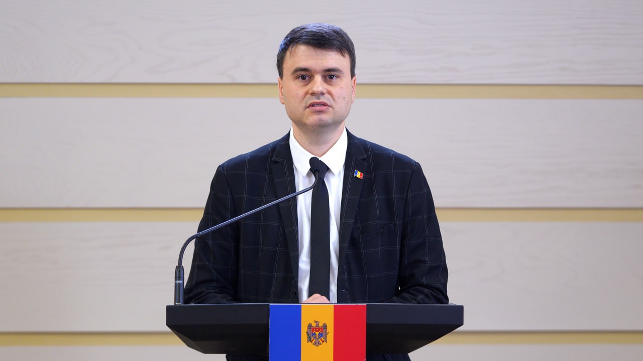 Берлинский о секретном заседании парламента: «Настолько секретным было, что в нем не участвовал даже министр обороны»