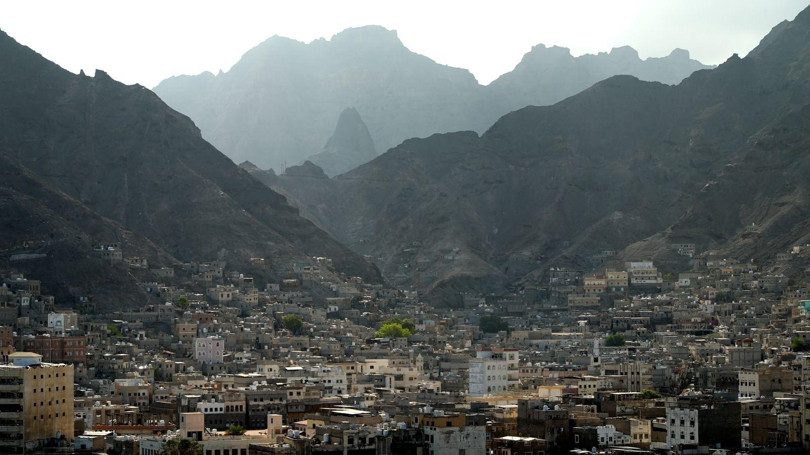 Rachete lansate de houthi au lovit palatul prezidențial din Yemen. Cel puțin cinci morți și 16 răniți